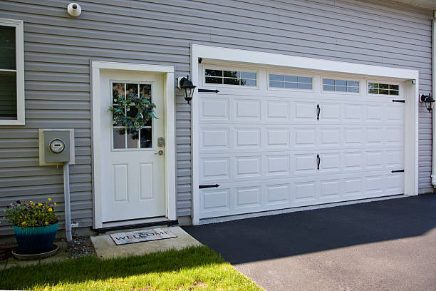 24/7 Emergency Garage Door Panel Replacement experts in Coles County County, IL